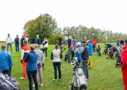 Begrüßung aller Golfspieler