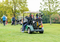 Golf Car mit 2 Spielern und Ausrüstung